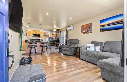 Albany House | Remodeled Albany 1BDRM, modern, pet friendly fenced yard, work station, laundry!