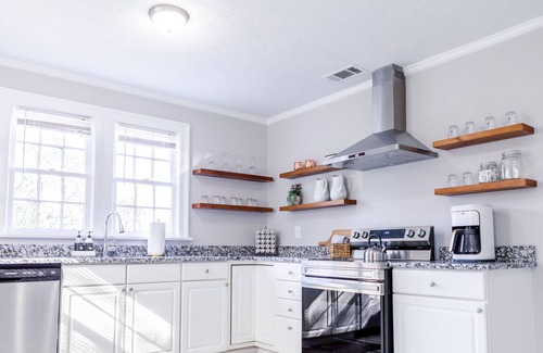 Hardwick Apartment | Remodeled Apartment Downtown