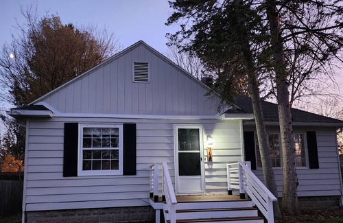 Hastings House | Remodeled Gem near downtown Hastings