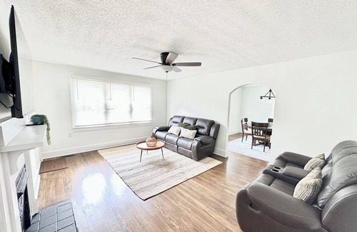 Reidville House | Remodeled home in historic Reidville town! Less than a mile-Tyger River Park.