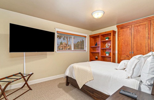Enumclaw House | Remodeled home with private heated indoor pool, deck, hot tub, fireplace, grill