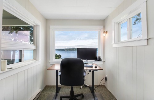 Camano Island House | Remodeled waterfront beauty with fast Wifi, sweeping views & beach access