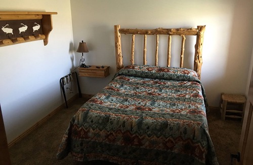 Fairview Other | Remote ranch house on 93 acres in the peaceful Indianola Valley! Sleeps 30