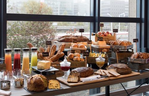 Puteaux Hotel | Renaissance Paris La Defense Hotel