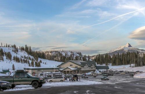 McKenzie Bridge House | Renee's Log House