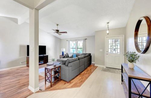 Green Valley North House | Renovated 4BR Oasis with Pool Gameroom Minutes from Strip