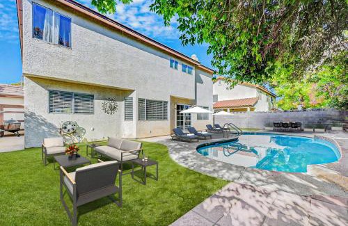 Green Valley North House | Renovated 4BR Oasis with Pool Gameroom Minutes from Strip