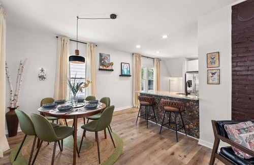 Cleveland Apartment | Renovated and Professionally Designed 3Bed Home!