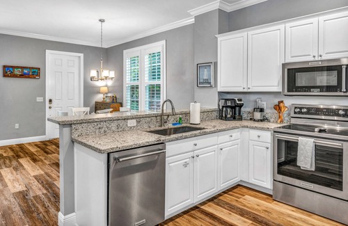 Islamorada House | Renovated Anglers Reef 2BR + Sleeper + Ocean Views, Pool, Marina, Sleeps 8