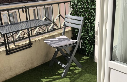 Cœur de Ville Apartment | Renovated apartment close to all amenities