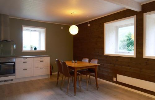 Bjrnsand Apartment | Renovated barn with a view