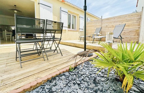 Les Sables d'Olonne Ski Chalet | Renovated house and tastefully decorated in La Chaume