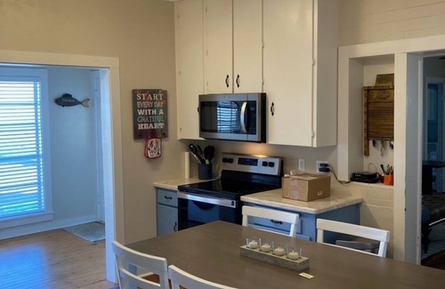 Port O Connor House | Renovated Historic POC Bayhouse!