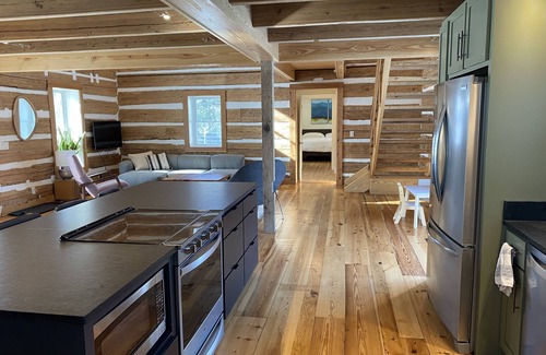 Cross Keys House | Renovated Log House in Harisonburg