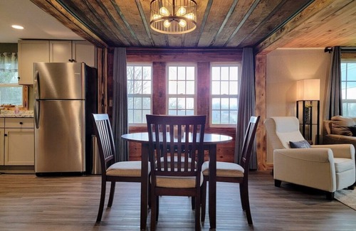 Gassville House | Renovated Rustic Charm! Conveniently located