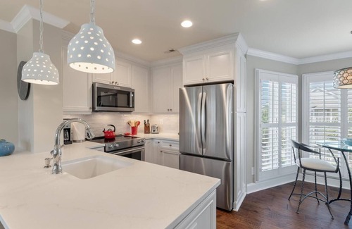 Isle of Palms Condo | Renovated Unit on Top Floor with Gorgeous Ocean Views