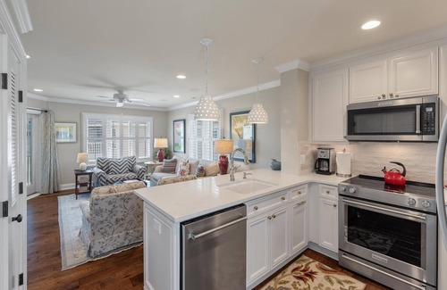 Isle of Palms Condo | Renovated Unit on Top Floor with Gorgeous Ocean Views