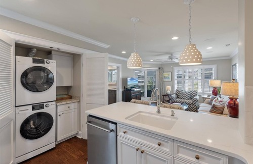 Isle of Palms Condo | Renovated Unit on Top Floor with Gorgeous Ocean Views