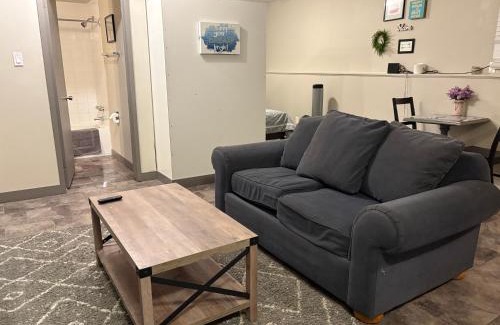 Kingsland House | Renovated with Modern and Farmhouse Decor 5