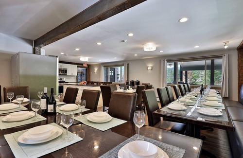 Killington Cabin | Rent An Entire Inn! The Highline Lodge! Sleeps 30!