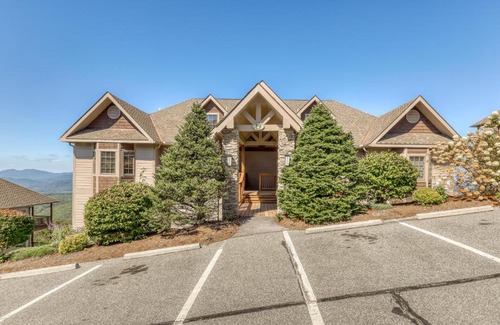 Sugar Mountain Apartment | Reserve 19-D