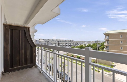 Diamond Beach House | Residence 306 at The Grand