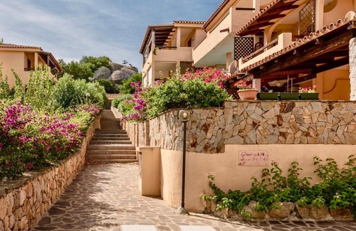 Golfo di Marinella Apartment | Residence a Golfo di Marinella a 450 mt dal mare