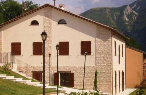 Piobbico Apartment | Residence con Piscina Vista Monte Nerone