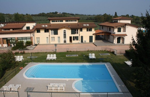 Cunettone-villa House | RESIDENCE IL COLOMBARO ~ B THREE-ROOM APARTMENT