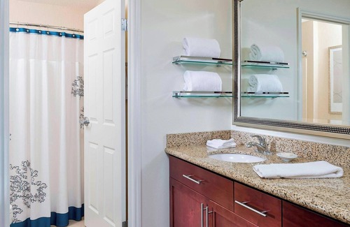 Madison Hotel | Residence Inn by Marriott Madison East