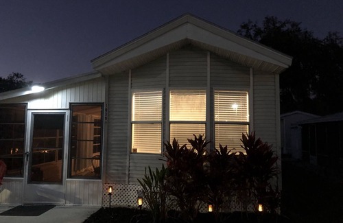 Braden River House | Resort living. Huge pools and Hot Tubs. WaterSlide. 20-30 minutes to 4 beaches!