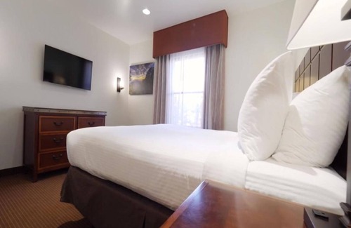 Sedona Resort | Resort Stay in Sedona – Three Bedroom Los Abrigados, Gym & Pool