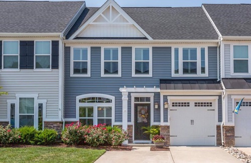 Lewes House | Resort Style Living At The Beach. Coastal Club