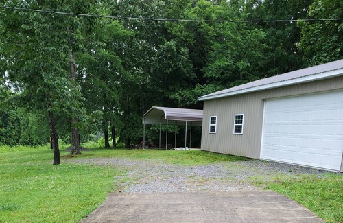 Cadiz Cottage | Rest and relaxation in this cozy waterfront home in Cadiz