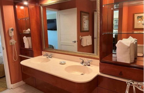 Palm Beach Shores Resort | Rest in the Sun of Palm Beach Shores