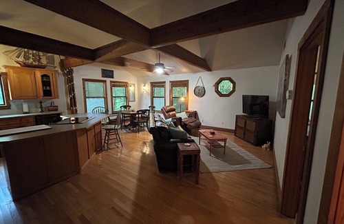 Covington Cabin | Restful cabin in charming Covington