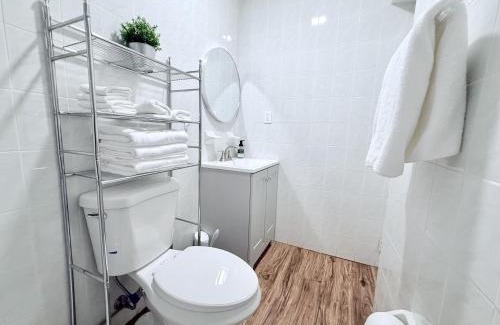 Ludlam House | Retreat in Style Private Peaceful Miami Bungalow