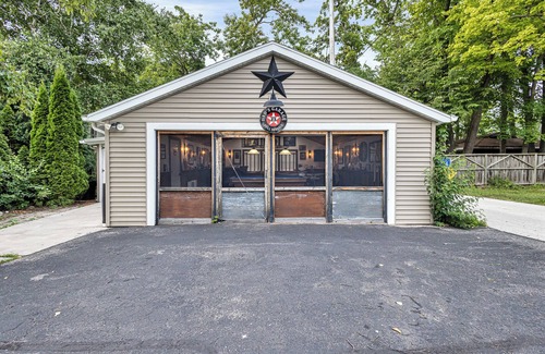 Plymouth House | Retreat to Crystal Lake