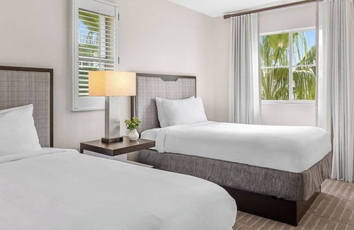 Williamsburg Resort | RETREAT TO OUR FAMILY-FRIENDLY RESORT IN ORLANDOn 2-bedroom resort Orlandon
