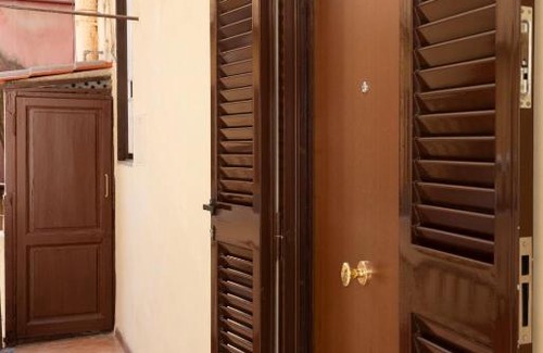 Marsala Apartment | Retro Flat Termini