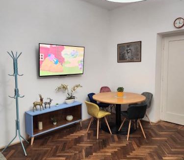 Przemysl Apartment | Retro house taras prywatny parking x 2 i stacja ładowania parter