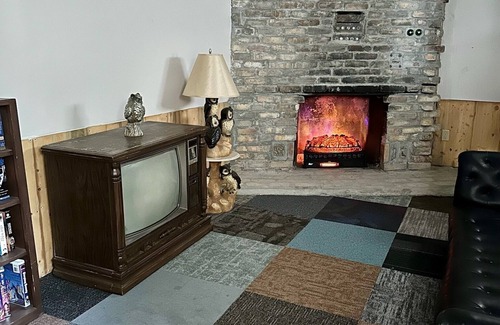 Loveland Cabin | Retro yAy frAme cabin by Estes park