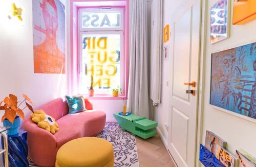 Rotherbaum Apartment | RetroPop Design Apartment , Designerzimmer für je 2 Personen, Top Lage, WIFI