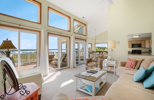 Chincoteague House | Return - Waterfront w/Boat dock!
