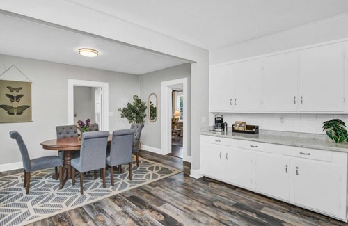 Forest Acres House | Revamped 3BR Oasis on Forest Dr