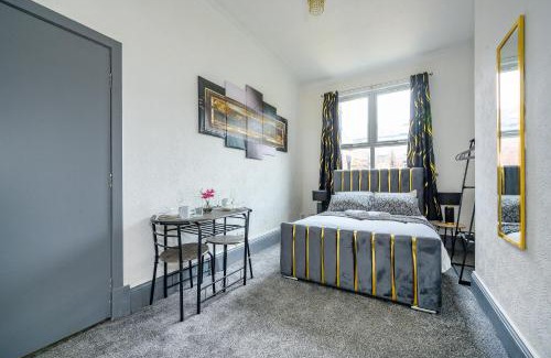 Chapeltown House | *RG7H*For your relaxed & Cosy Free Parking