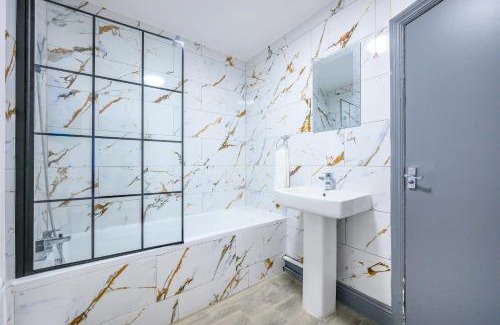 Chapeltown House | *RG7H*For your relaxed & Cosy Free Parking