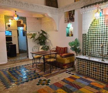 El Ayoun House | Riad Mounadim Fes -Authentic Riad Luxury Fes