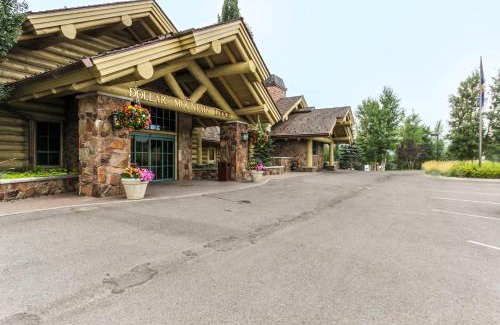 Elkhorn Village Apartment | Ridge Hideaway