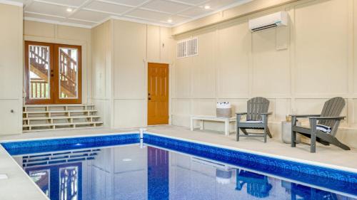 Wears Valley House | Ridge View by AvantStay 15mins from Pigeon Forge w Pavilion Indoor Pool Hot Tub